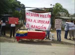 Protesta creativa en Margarita: Misión velón para alumbrar el apagón #26J (Fotos)