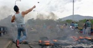 Cerrada la frontera por enfrentamientos entre “comerciantes colombianos” y GNB #4J (Fotos)
