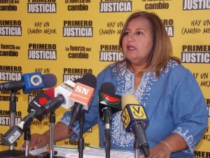 Dinorah Figuera denuncia que fue víctima de la violencia en el municipio Libertador