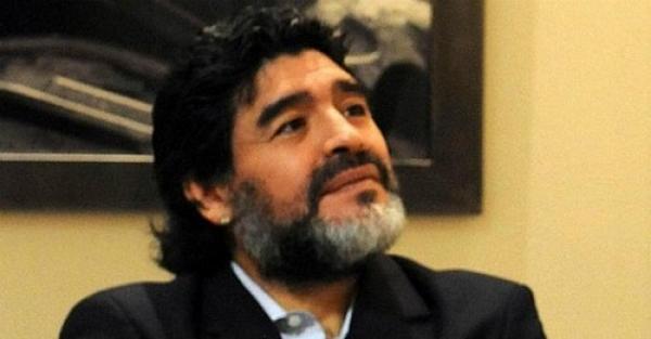 Maradona afirma que Pelé y Beckenbauer dicen “estupideces porque son dos tarados”