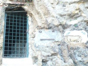 Descubren una placa conmemorativa en la Cueva de Cervantes de Argel