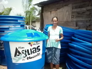 Plan de Aguas de Miranda entregó tanques a familias de Caucagua
