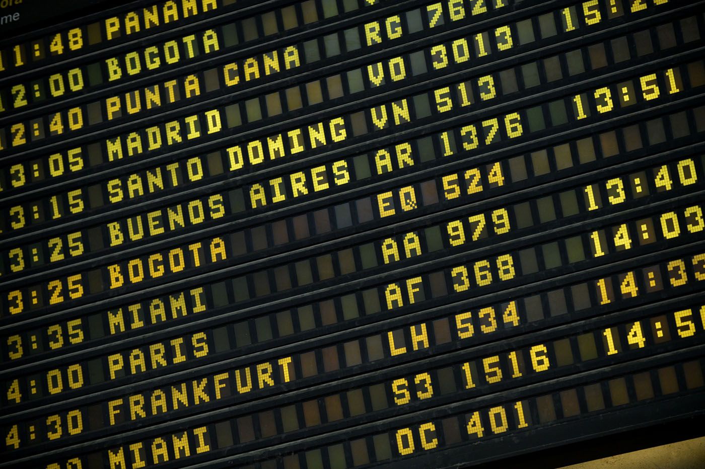 Maduro pide establecer reglas con aerolíneas y denuncia especulación en los precios