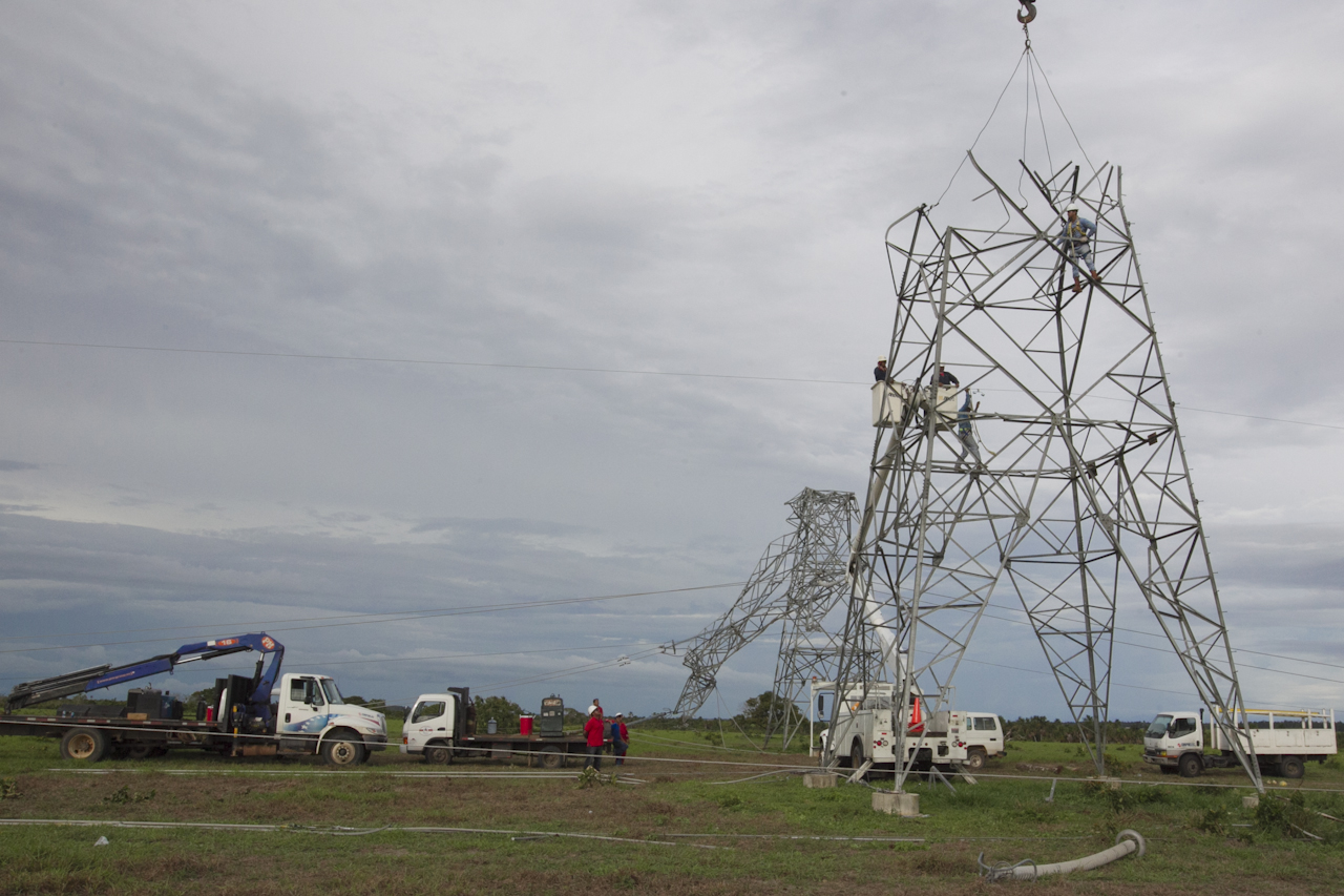 Contratan empresa para reponer torres eléctricas en Monagas