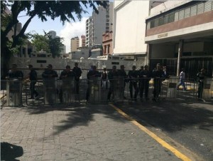 Calles adyacentes al Palacio de Justicia militarizadas por audiencia de Ceballos (Fotos)
