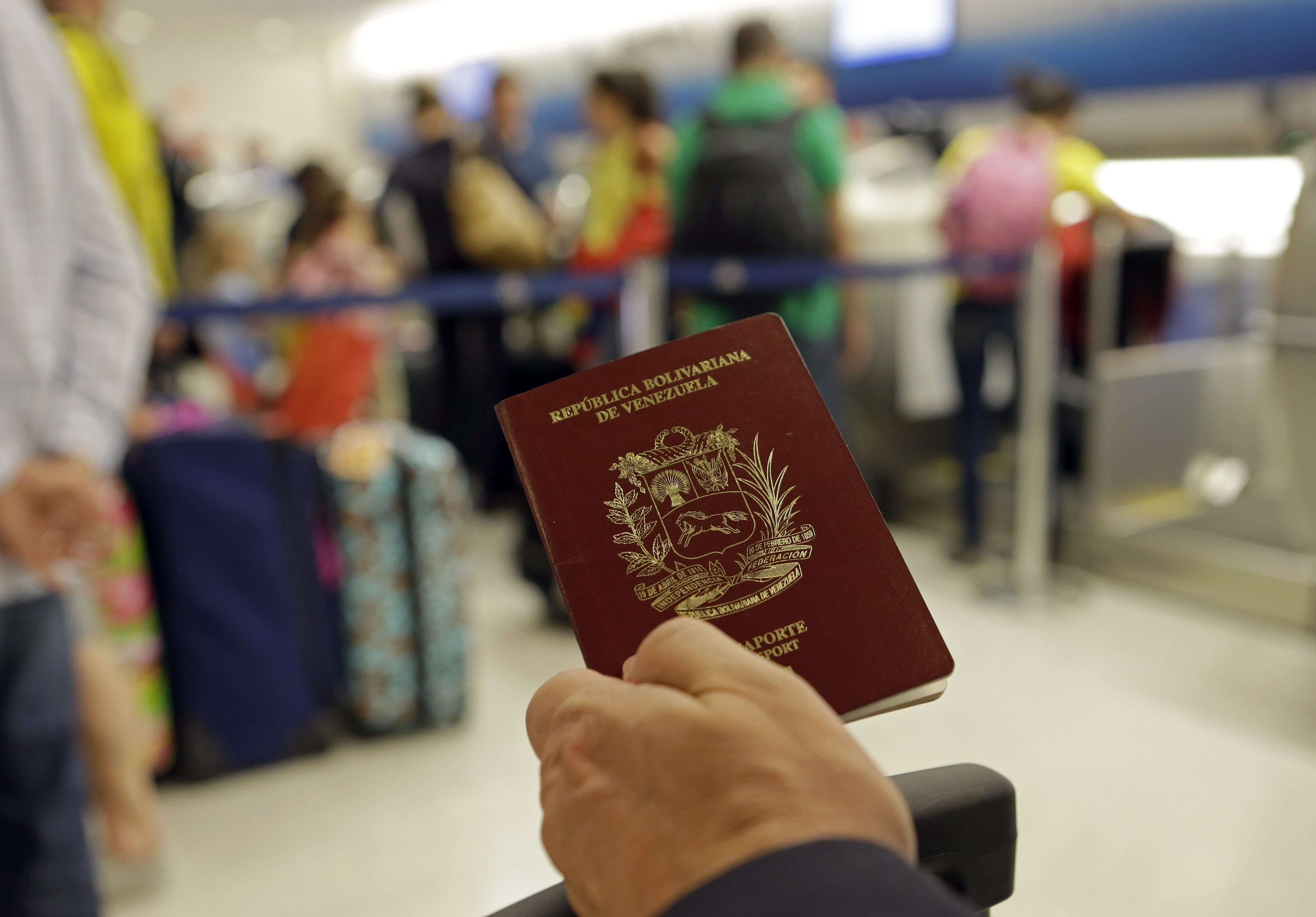 Colombia extendió vigencia de pasaportes venezolanos por diez años
