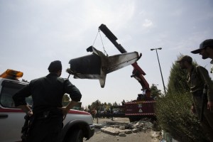 Mueren 40 personas al estrellarse un avión cerca del aeropuerto de Teherán (Fotos)