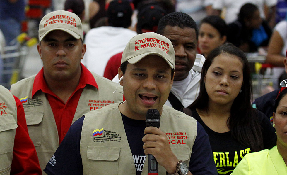 Maduro remueve a Andrés Eloy Méndez y da nuevas responsabilidades a Haiman El Troudi