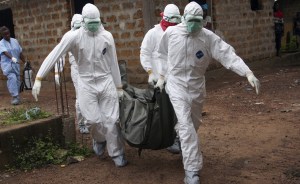 La lucha contra el ébola trastorna la vida cotidiana en Sierra Leona