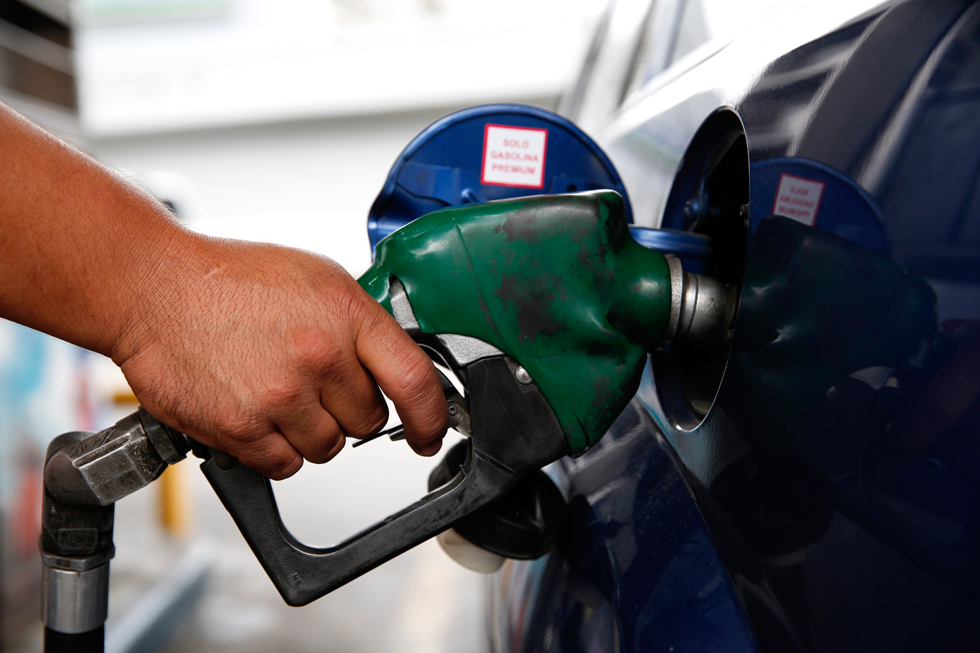Entre 2 y 4 bolívares se fijaría el precio de la gasolina