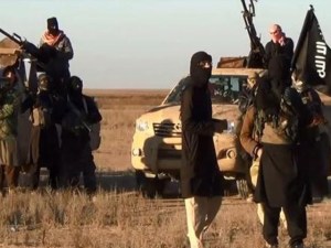 Al menos 100 prisioneros del Estado Islámico escaparon en Siria