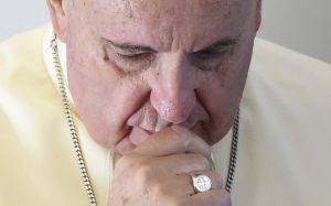 Papa Francisco envía condolencias por atentados en Francia, Túnez y Kuwait