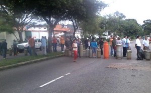 En San Cristóbal protestan por la falta de gas