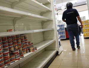 Multados supermercados Unicasa de Puerto la Cruz por generar largas colas