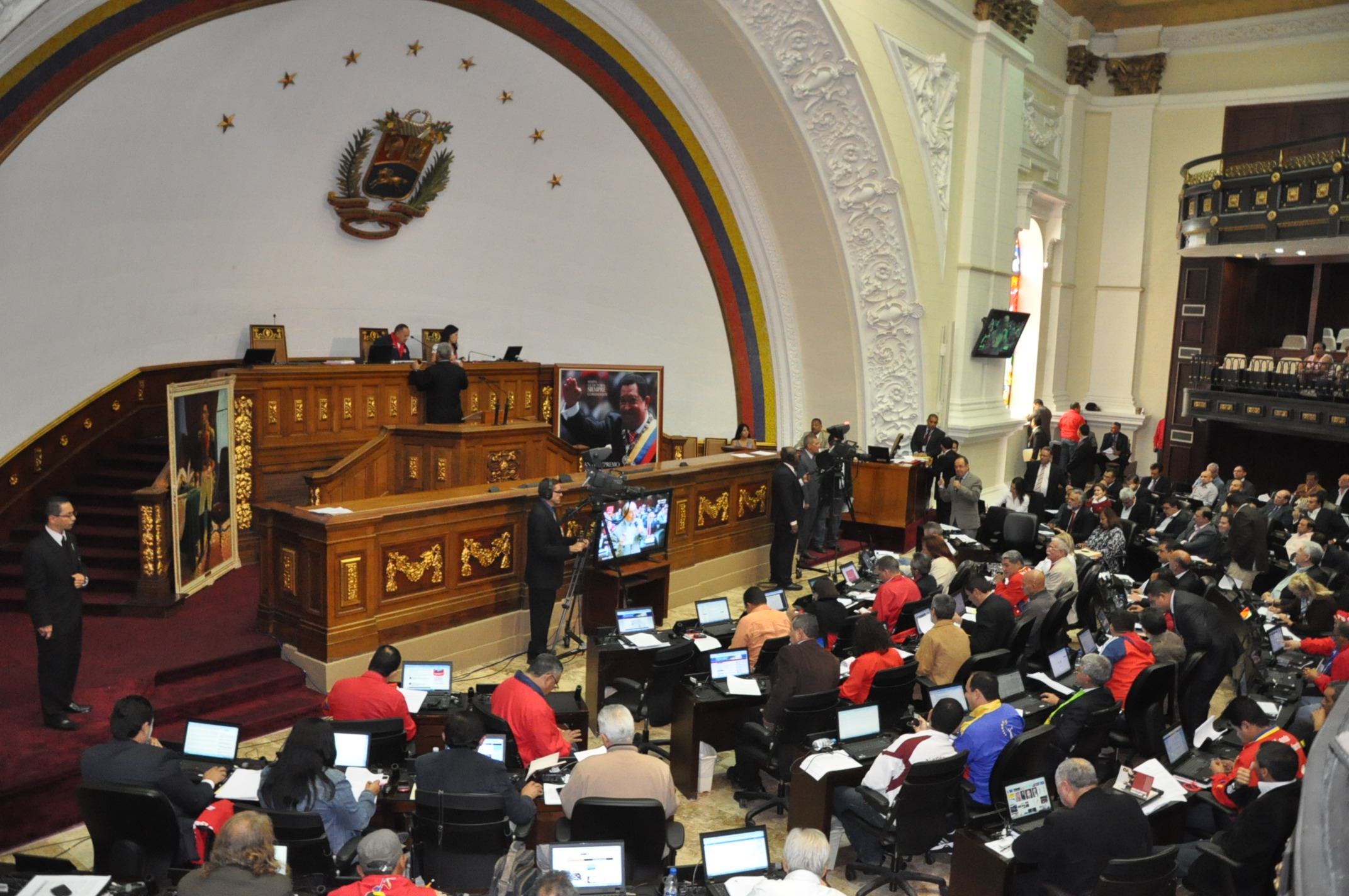 Crónica Parlamentaria: Psuv impuso sus 12 magistrados