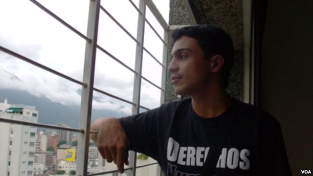 Lorent Saleh a Alfred de Zayas: En Venezuela se estableció un sistema anti-humano que viola los Derechos Humanos