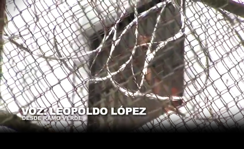Leopoldo López grita desde su ventana por la libertad (VIDEO)