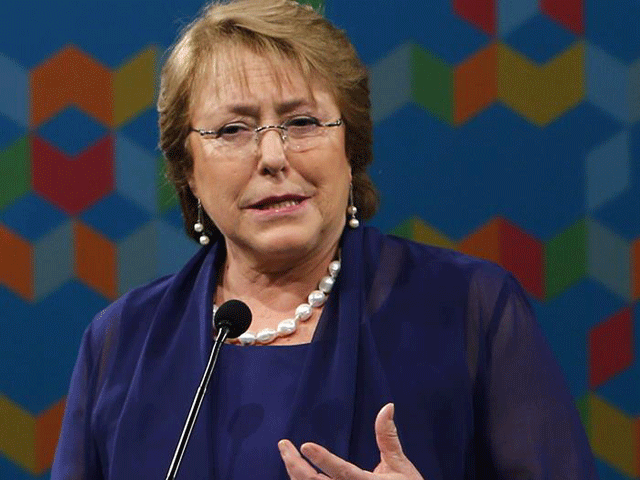 Bachelet denuncia campaña del terror contra su reforma educativa