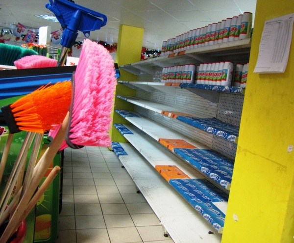 Productos de limpieza e higiene personal siguen desaparecidos en Guayana