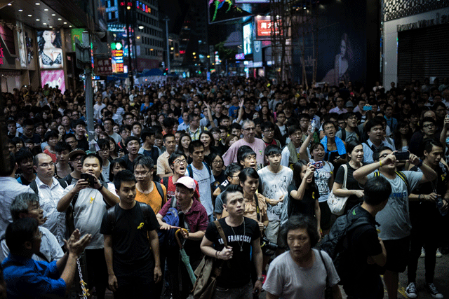 Estudiantes en Hong Kong suspenden diálogo con el gobierno