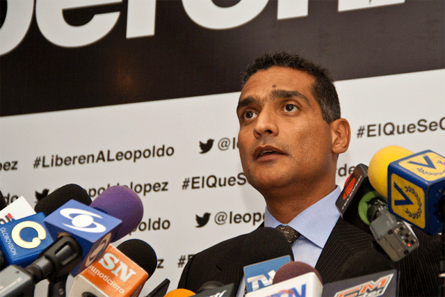 Defensa de López: Propuesta de Maduro no tiene ningún asidero en la Constitución