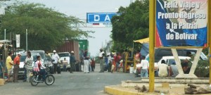 Los habitantes de Guajira viajan a la frontera a comprar sus medicamentos contra la chikungunya y el dengue