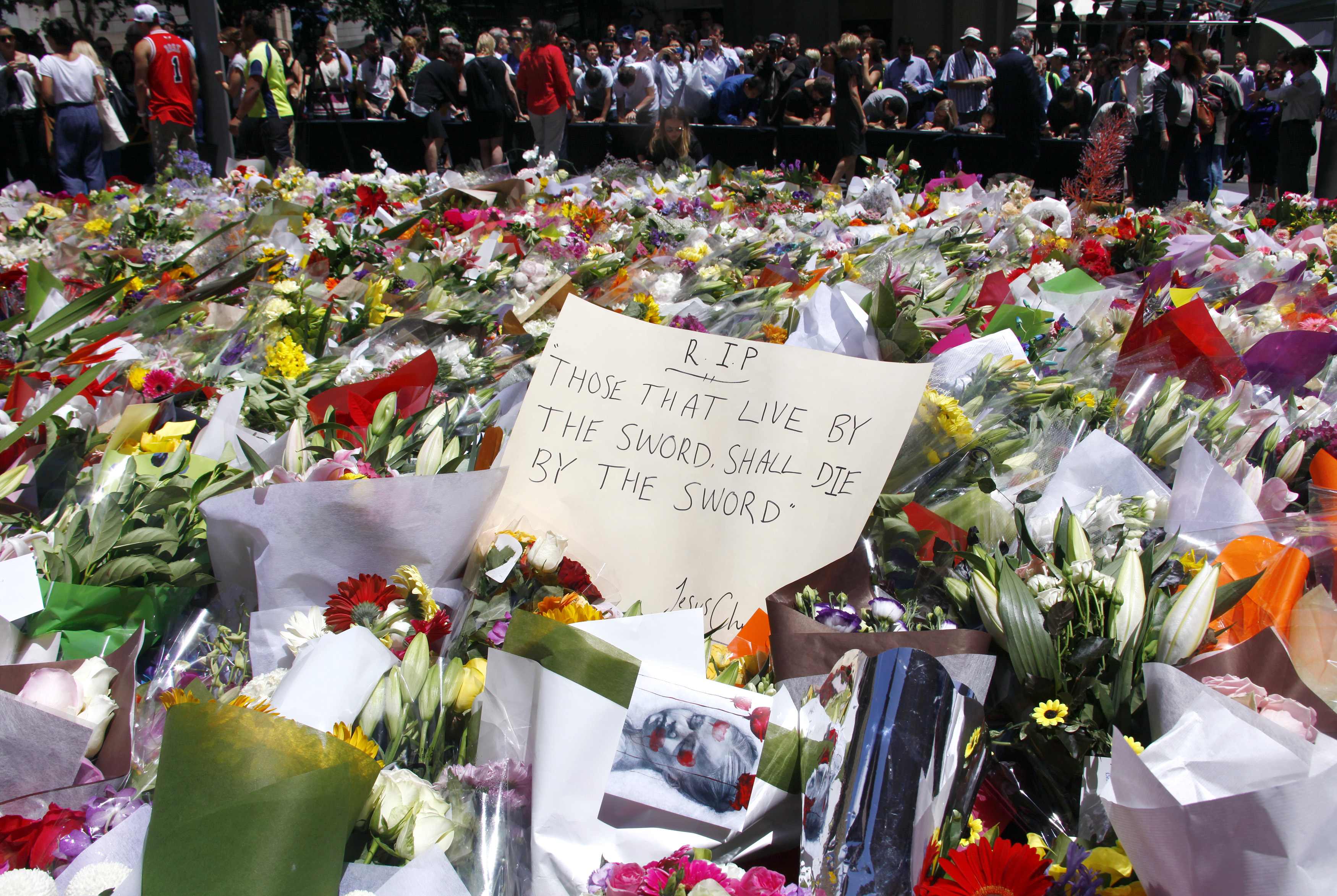 Miles de ramos de flores en Sídney para recordar las víctimas del secuestro