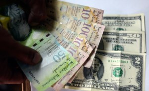 Devaluación oficial: El dólar Simadi aumentó 4,43 BsF en un día