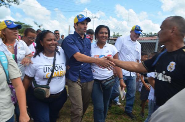 Capriles: El Gobierno viola la Constitución y a nosotros nos toca defenderla