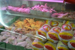 GNB obligó a vender a Bs 800 el kilo de pollo en mercado de Puerto La Cruz