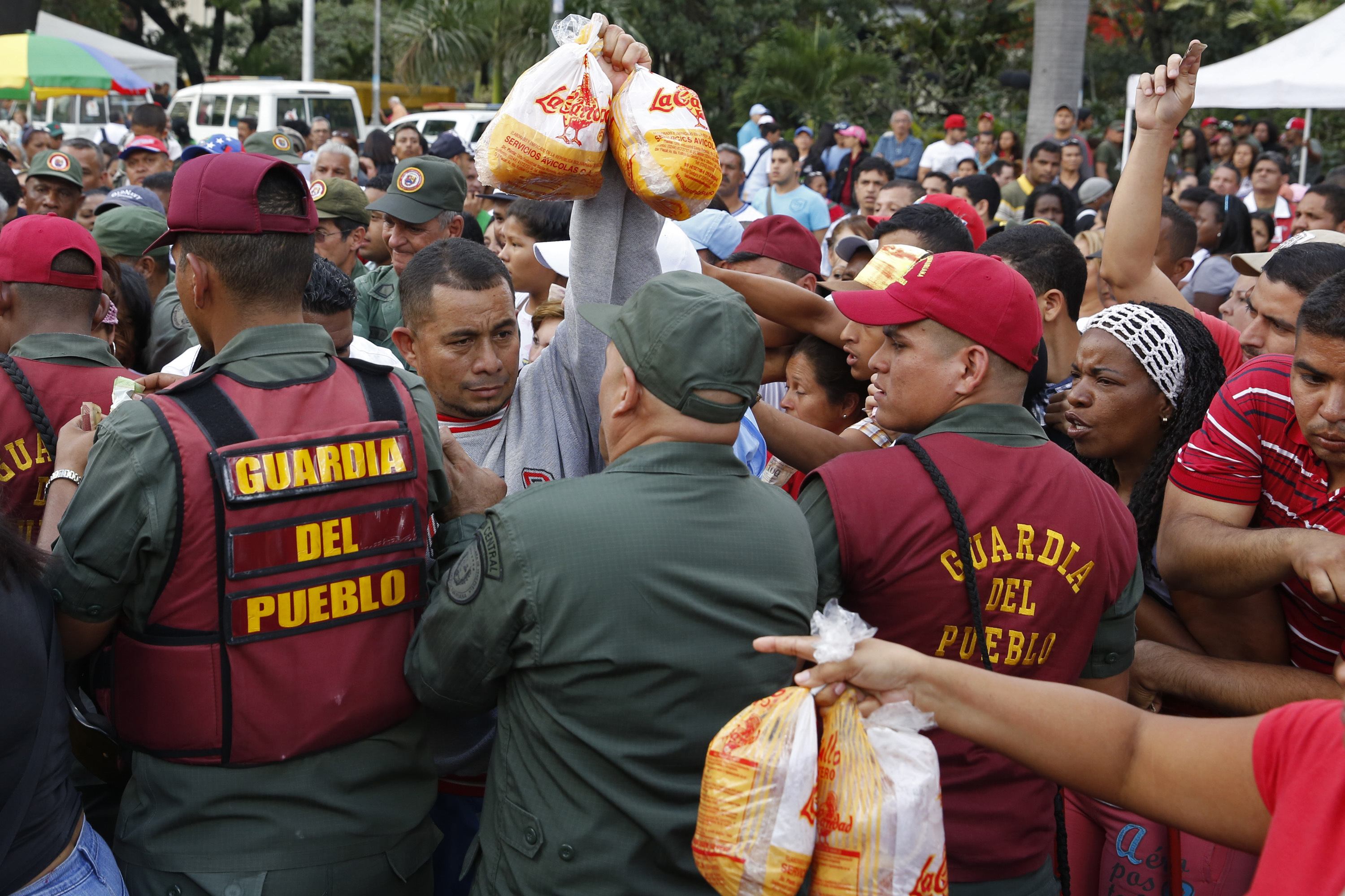 Hinterlaces: Siete de cada diez venezolanos piensa que el país va por mal camino