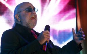 Murió el cantante griego Demis Roussos