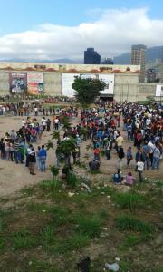 Así está la cola en el Bicentenario de Plaza Venezuela este #8E (Fotos)