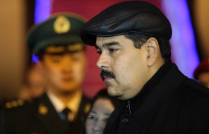 La inminente devaluación del bolívar se anunciará cuando llegue Maduro