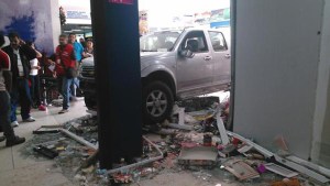 Al menos 13 heridos deja arrollamiento dentro del Aeropuerto Josefa Camejo (Fotos)