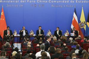 Correa intensifica su agenda diplomática y se reúne con Maduro, Solís y Li
