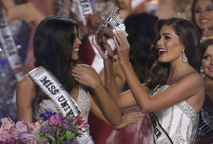 Miss Universo responde a Trump que no puede renunciar porque firmó contrato