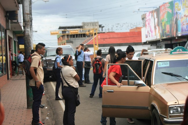 Estudiantes de Piar reclaman más unidades Transbolívar