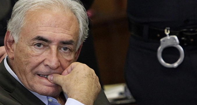 Strauss-Kahn afirma que no sabía que a sus orgías iban prostitutas