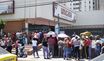 Usuarios: Un día no alcanza para hacer mercado