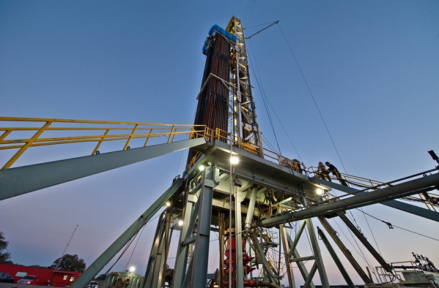 El fracking madura petróleo como si fuera vino en barrica: el ‘fracklog’