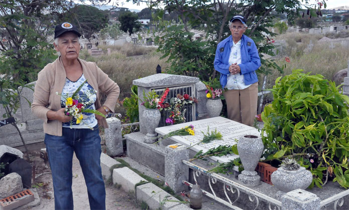 Van diez tumbas profanadas en cementerio de Barquisimeto