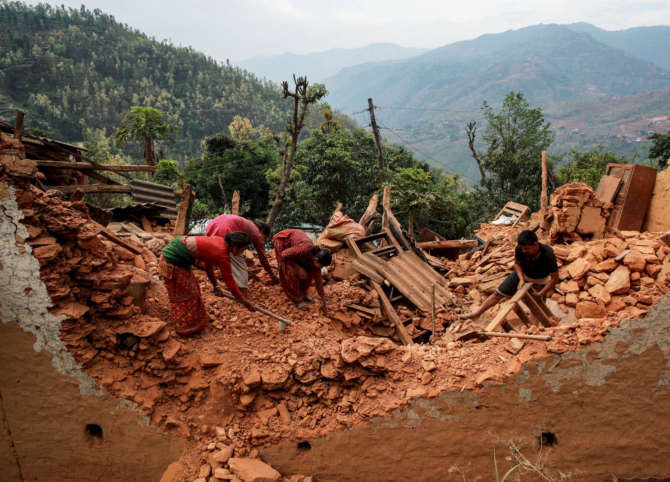 Balance del sismo en Nepal se eleva a 5.489 muertos