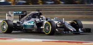 Hamilton (Mercedes) y Vettel (Ferrari) en primera línea de Bahréin