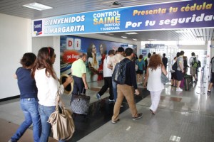 Conseguir boletos para salir de la Isla de Margarita preocupa a los turistas