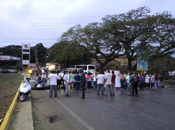 Protesta en Ocumare del Tuy por falta de agua (Fotos)