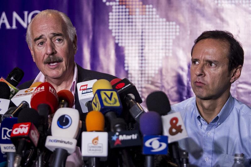 Expresidentes Pastrana y Quiroga piden reunión con Maduro