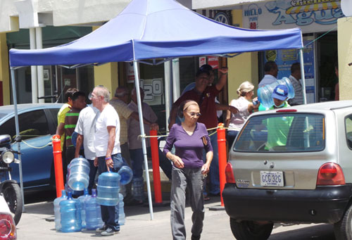 Precios de botellones de agua potable en ascenso progresivo