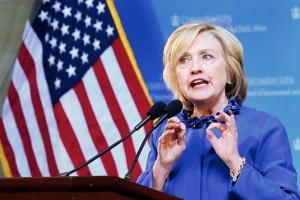Hillary Clinton pidió ciudadanía plena para inmigrantes