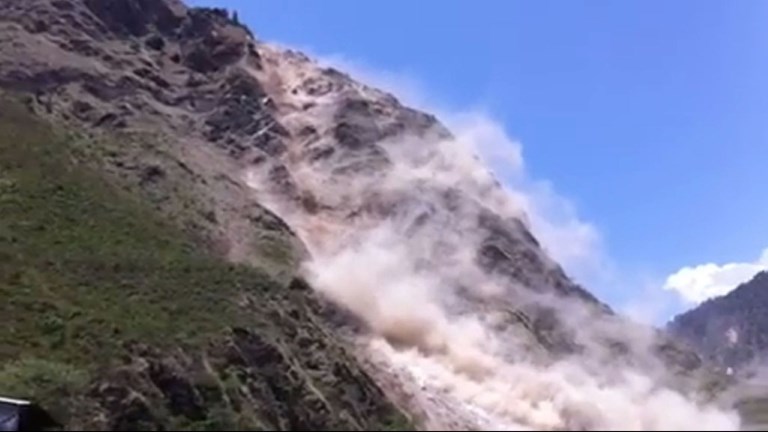 Impactante imágenes del nuevo sismo en Nepal (Video)